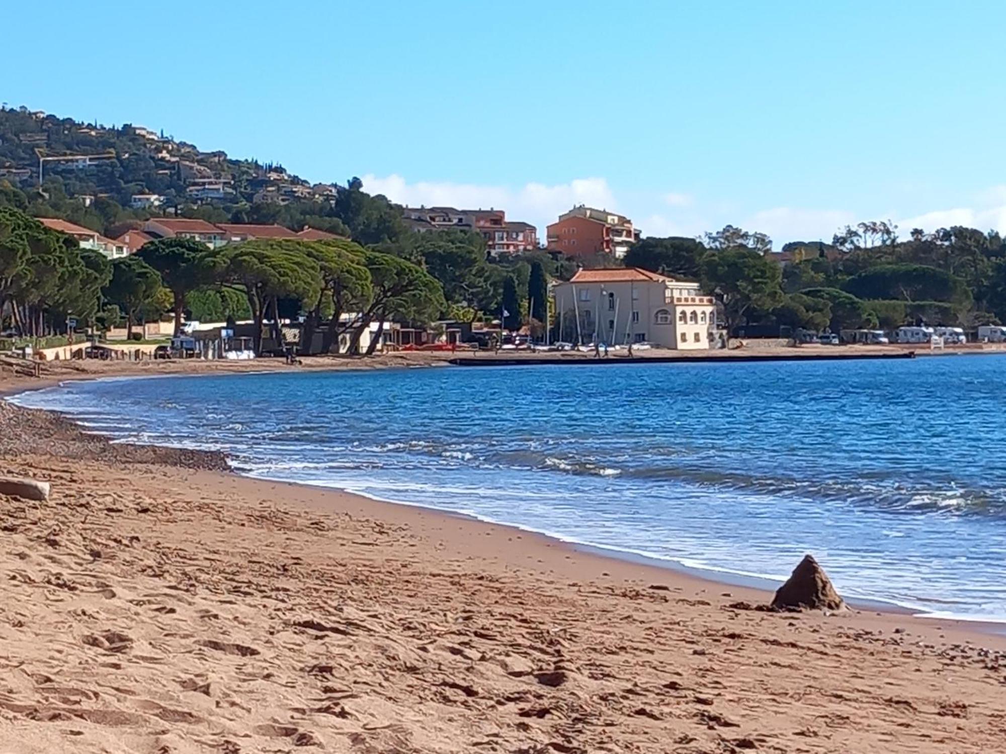 Appartement Vue Mer Piscines Parking Les Coraux Agay Plage Saint-Raphael  Exterior photo